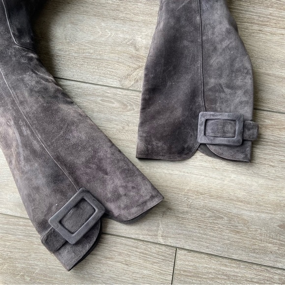 ROGER VIVIER Polly Suede Buckle Knee  Boot In Grey - Picture 13 of 15
